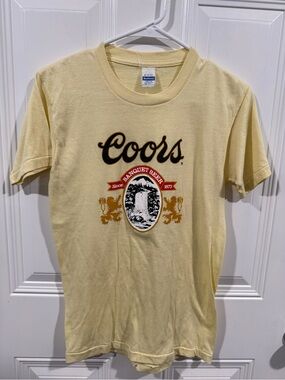 VTG Heathtex 70s Coors Banquet Beer Graphic Tee in Pale Yellow